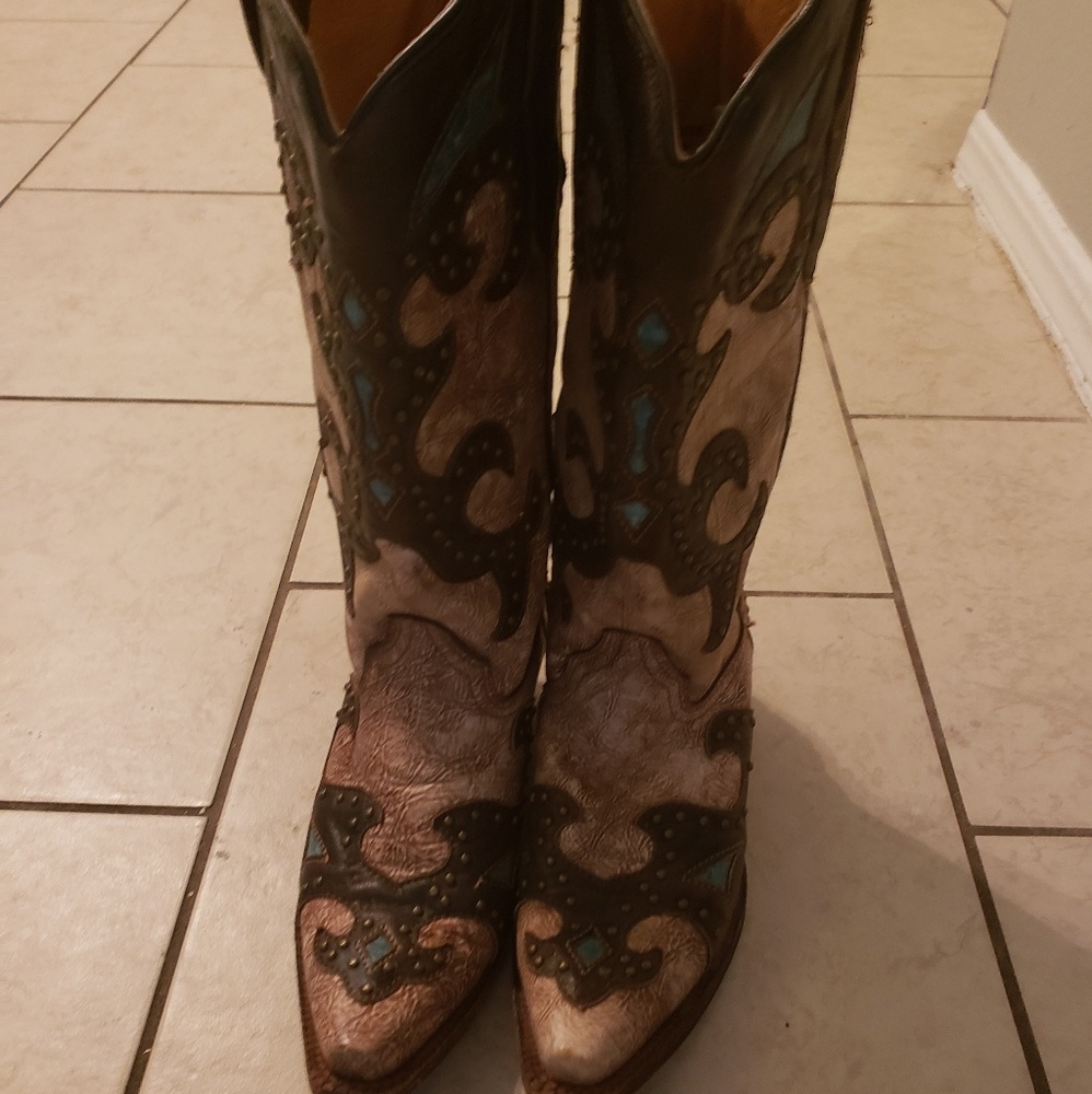 Corral boots